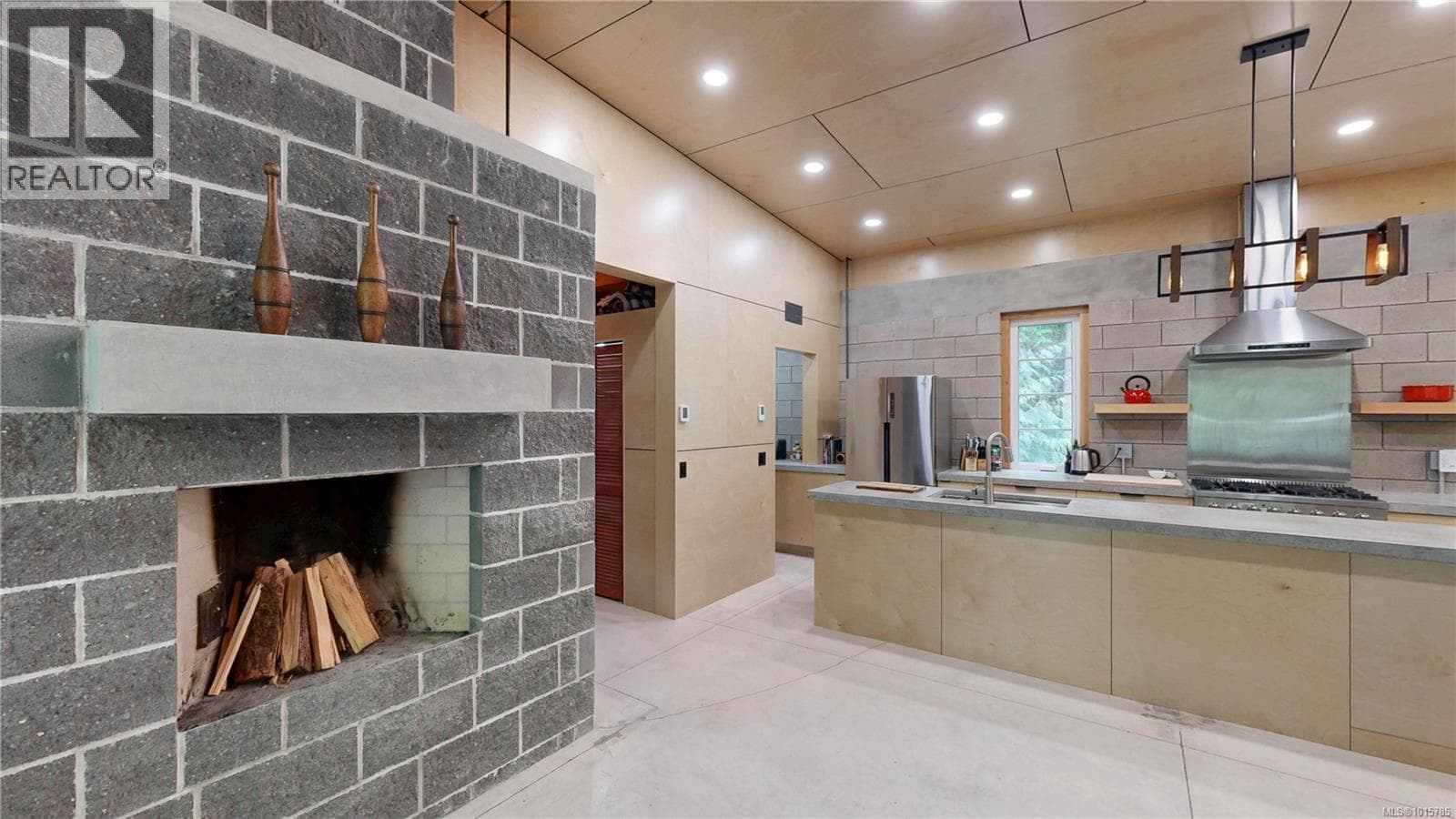 362 Spruce Ave photo 5