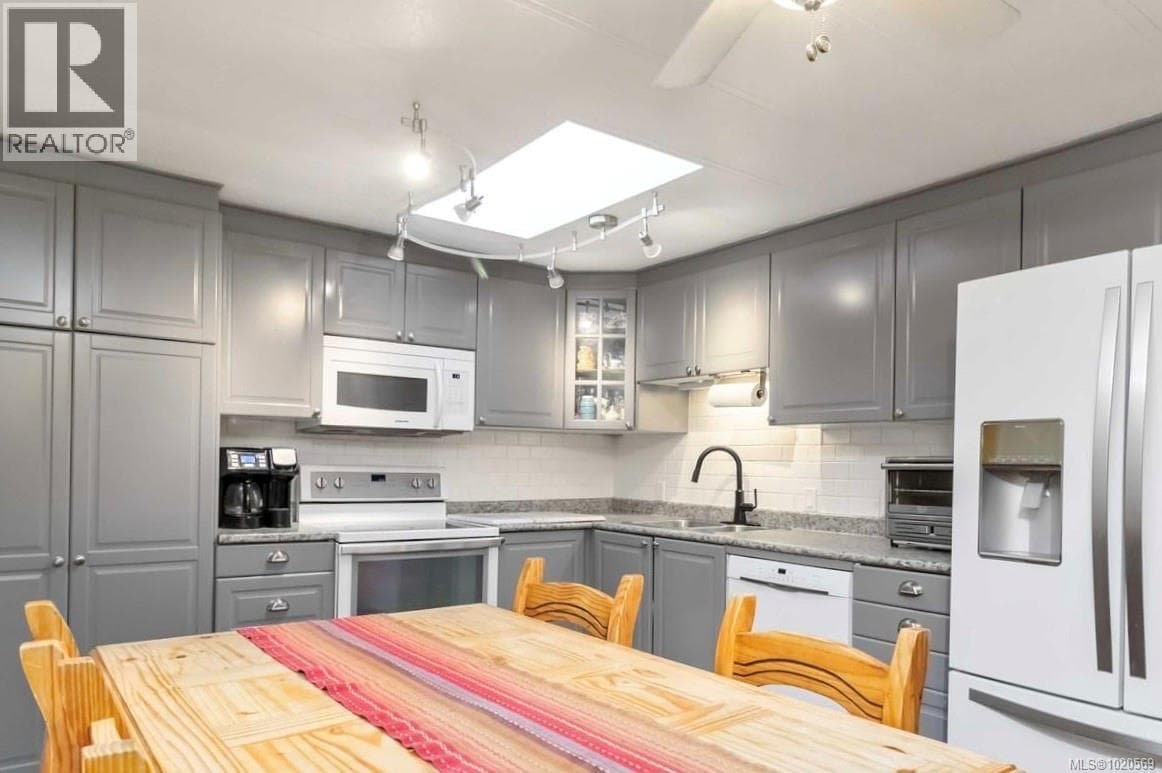 2 bed 2 bath single family at 4 5838 Blythwood Rd — $349,000