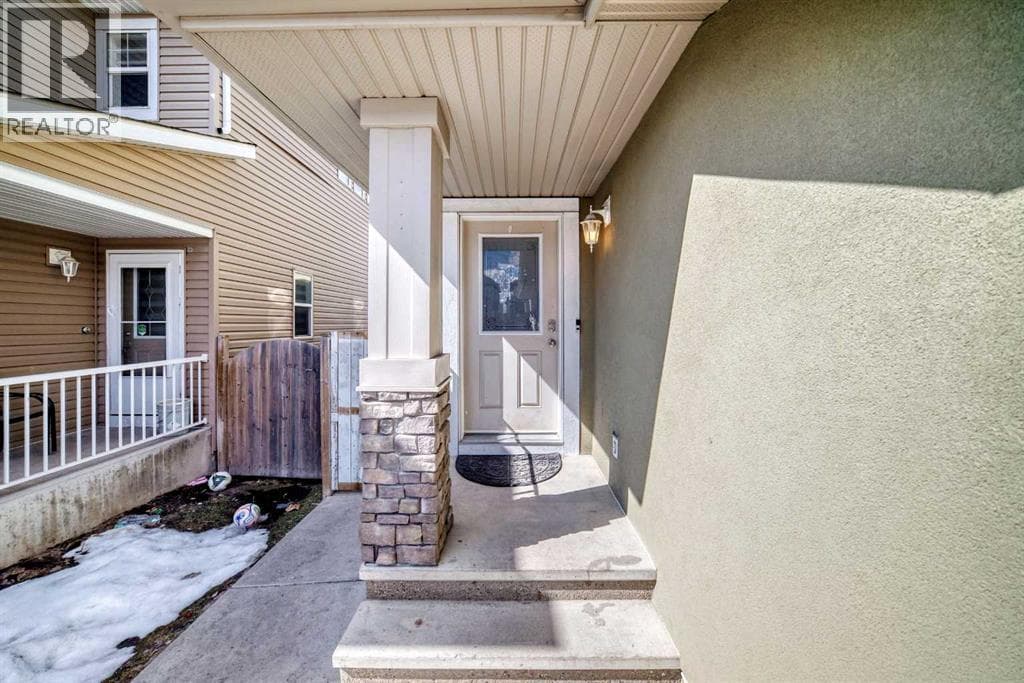 46 Saddlecrest Gardens NE photo 4