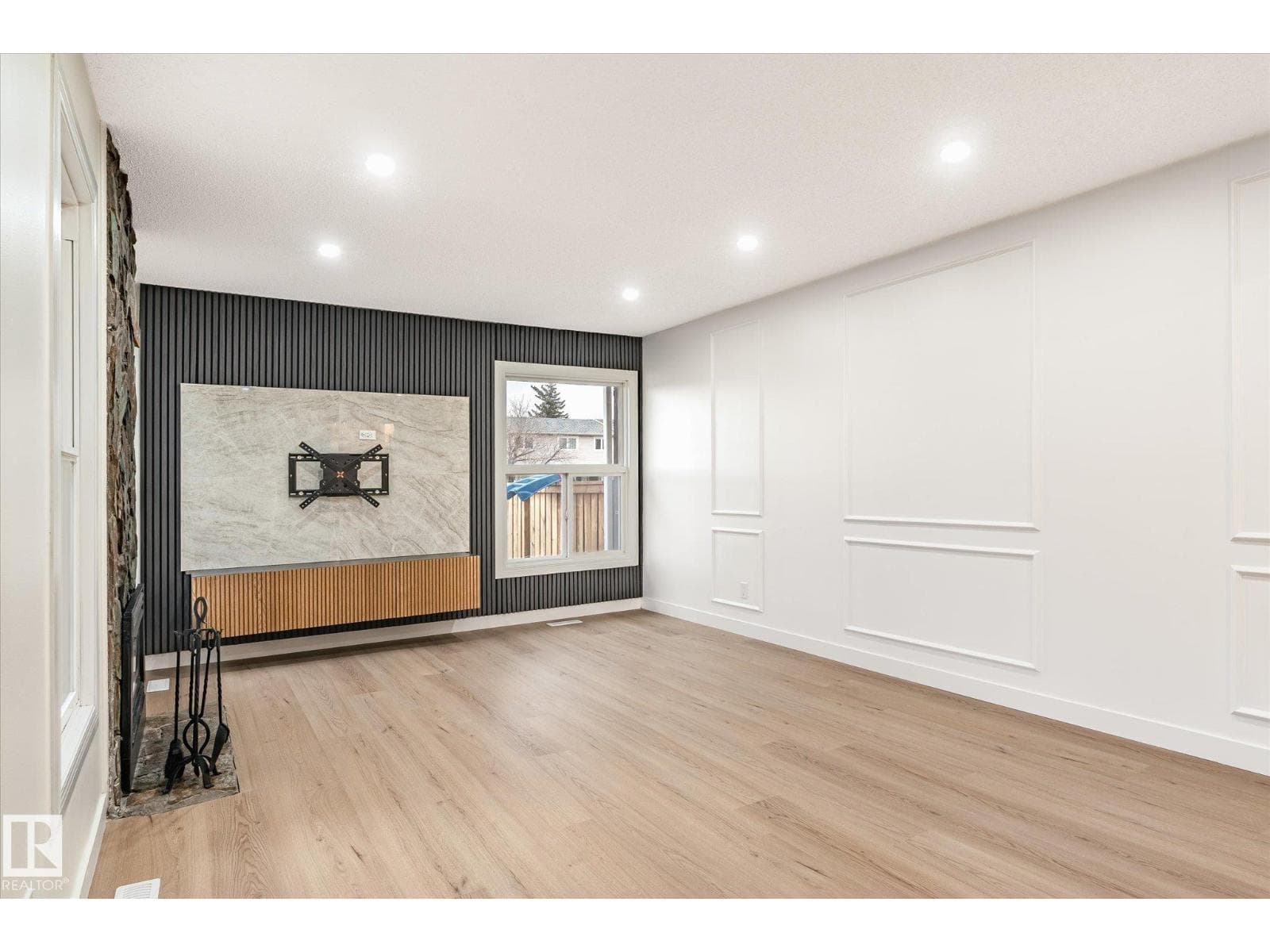 6540 184 ST NW photo 3