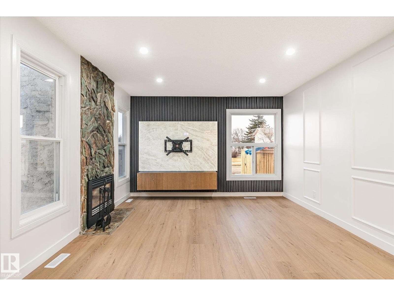 6540 184 ST NW photo 5