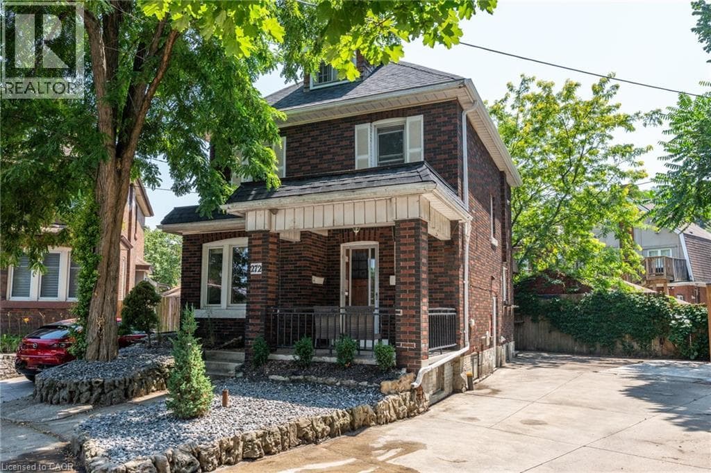 272 STINSON Crescent photo 2
