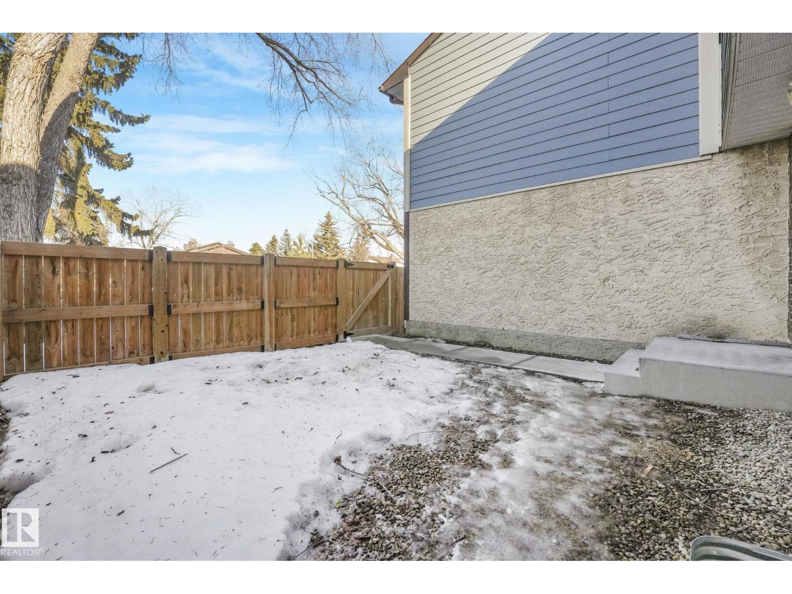 81 Willowdale PL NW photo 5