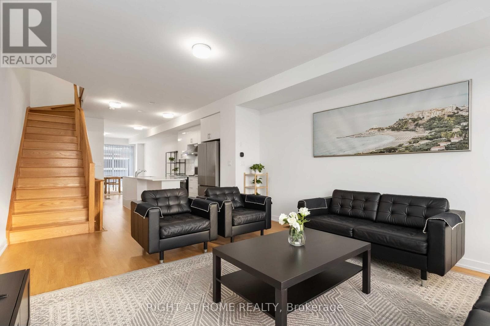 1557 MIDLAND AVENUE photo 3