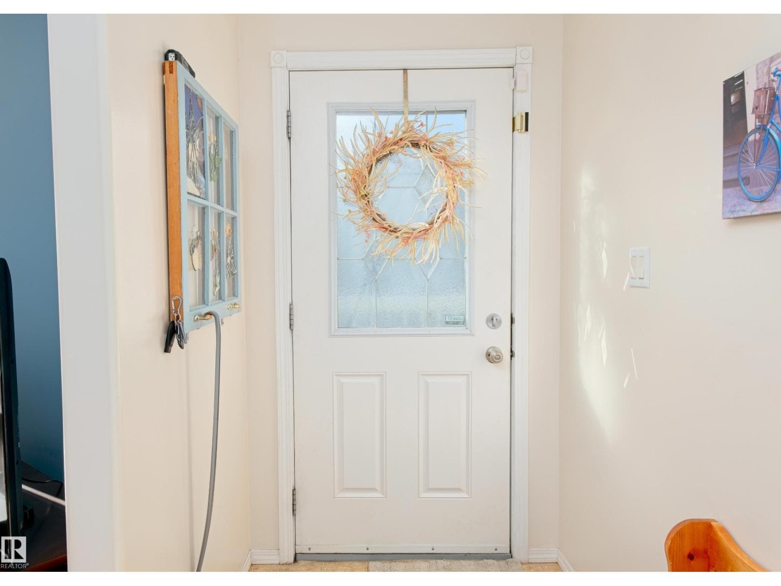 5238 43 ST photo 2