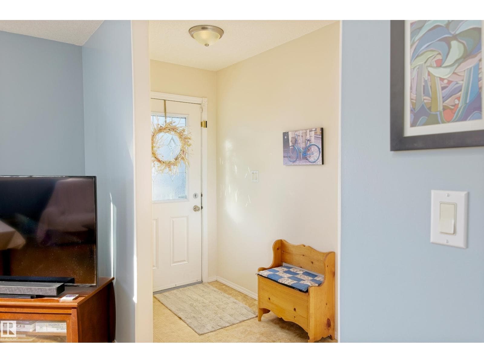 5238 43 ST photo 3