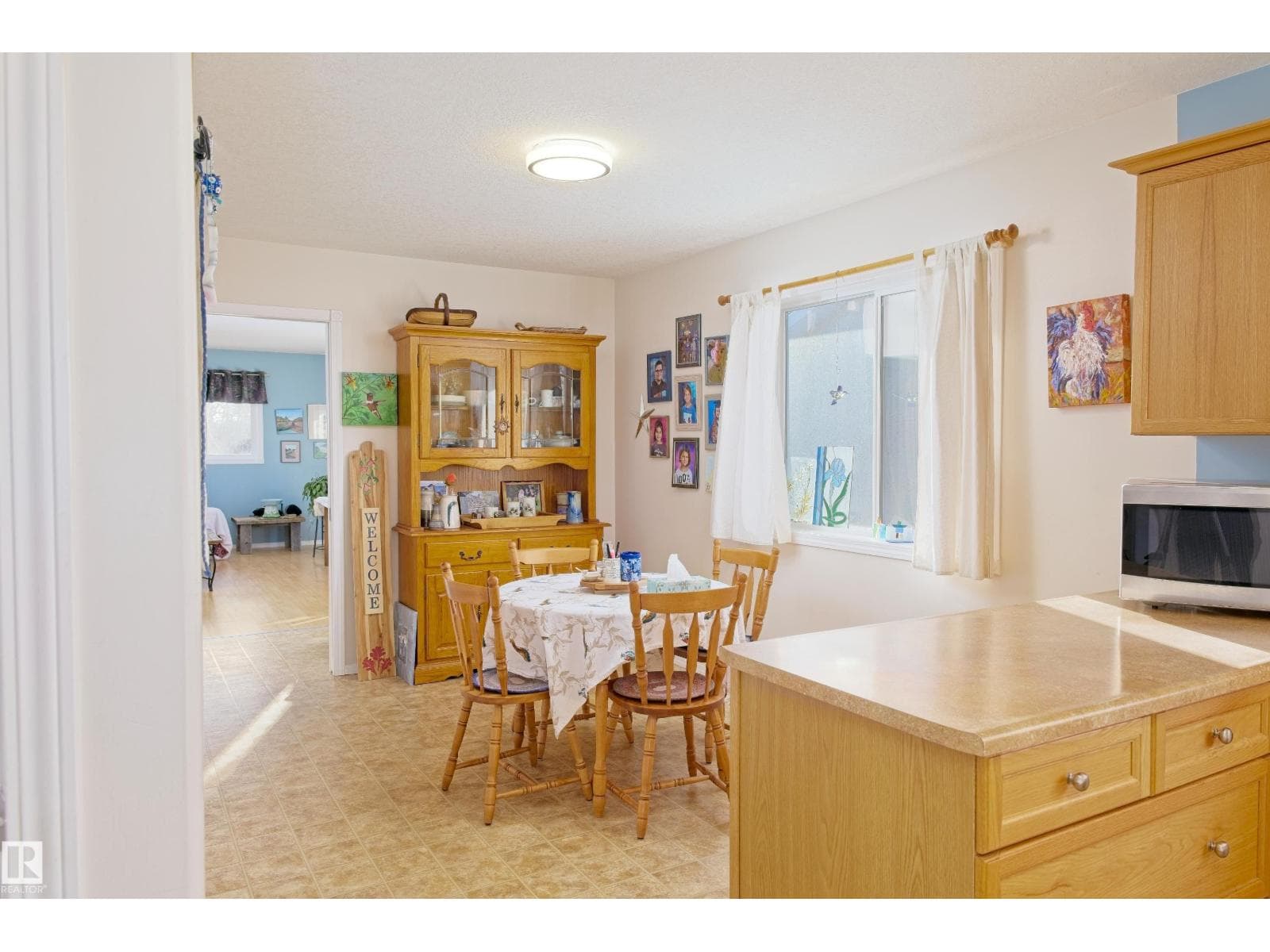 5238 43 ST photo 7