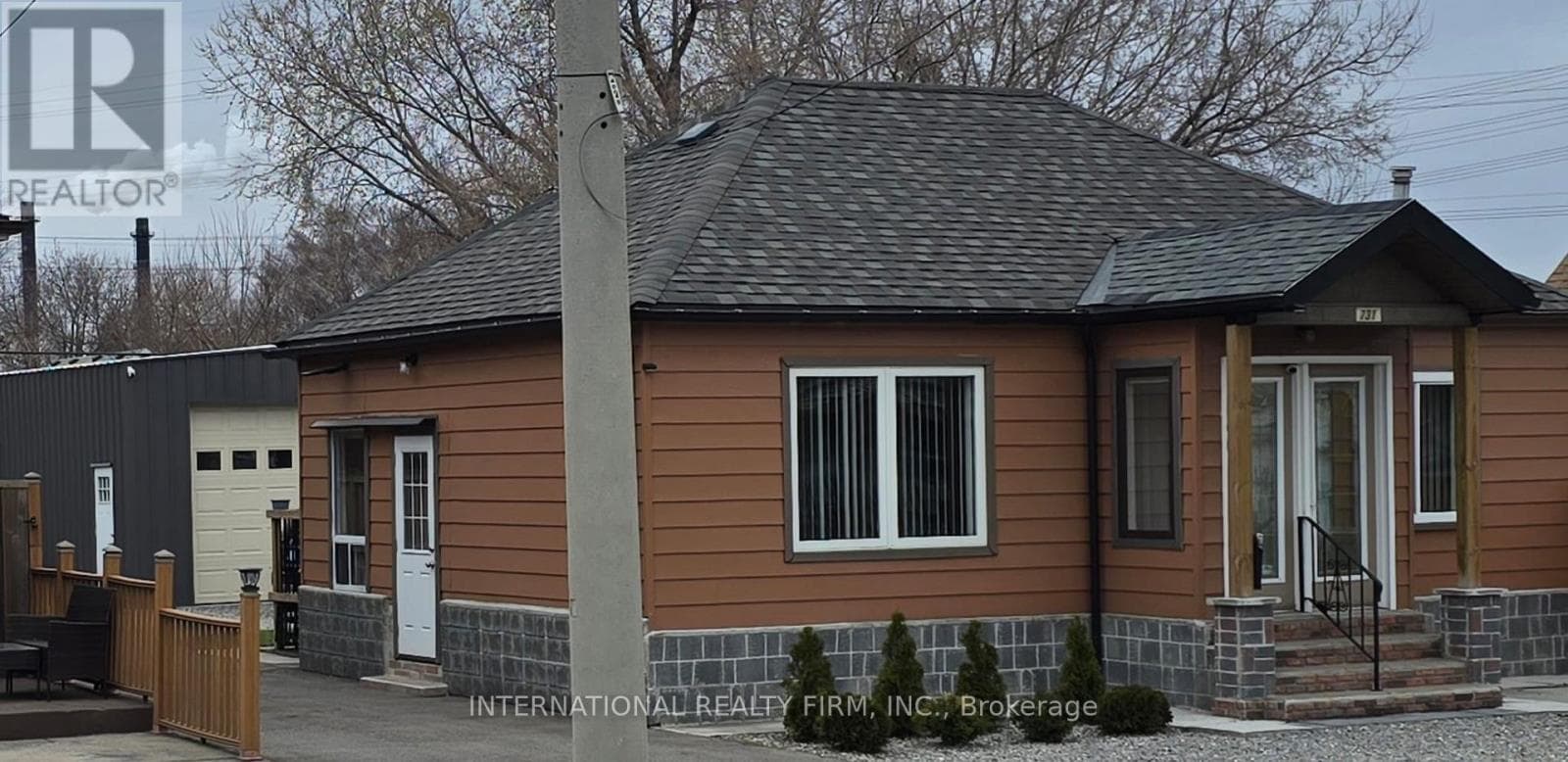 731 KNOX AVENUE photo 3