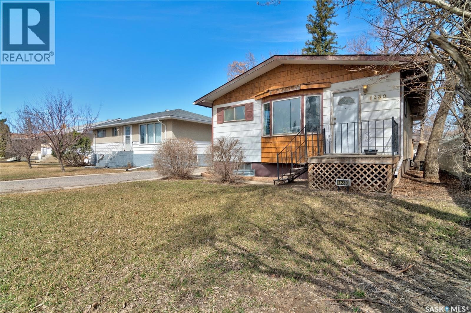 1230 Dewdney AVENUE E — photo 2