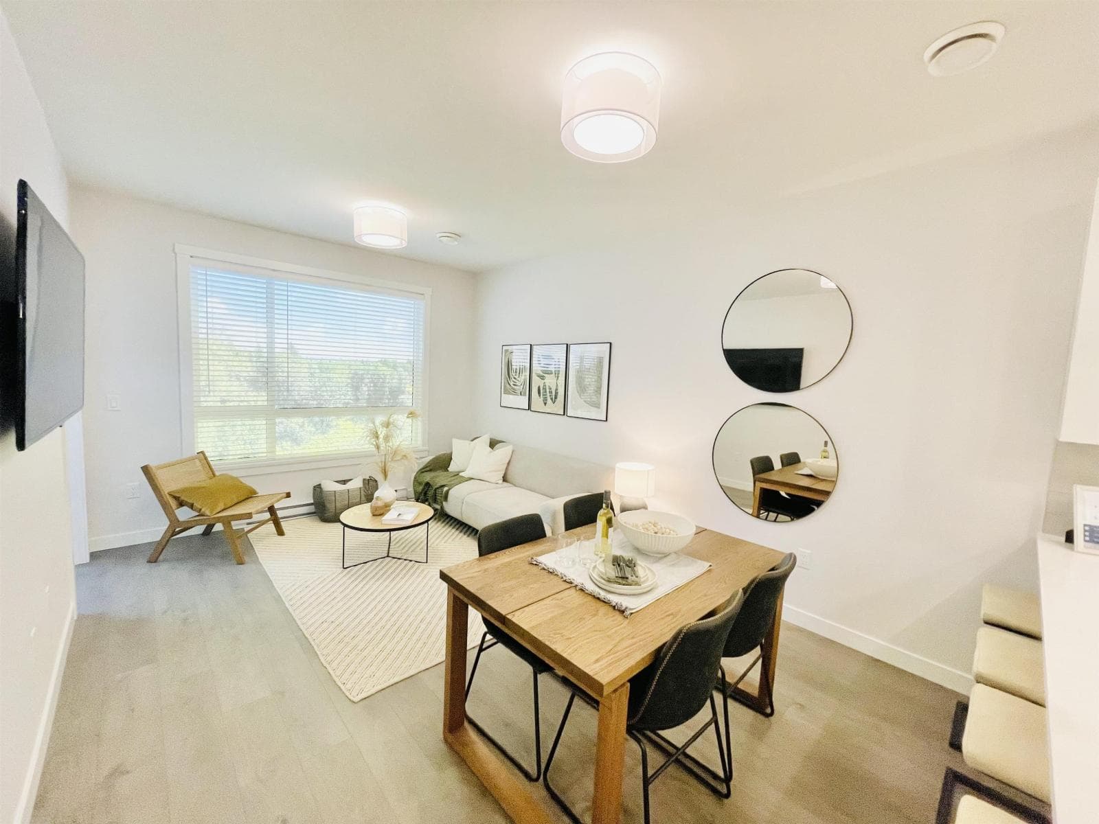 515 7375 HORNE STREET photo 4
