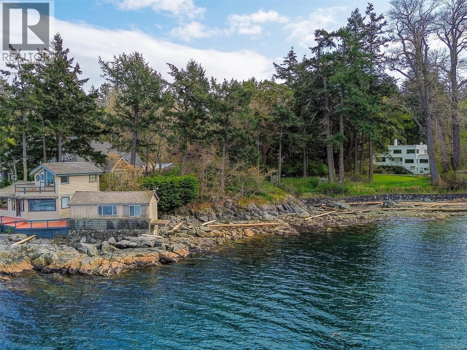 4 bed 4 bath single family at 2620 Queenswood Dr — $4,500,000