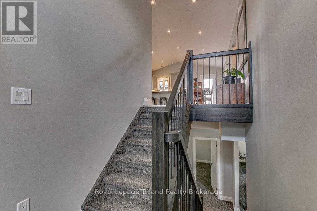 62 BROWN STREET photo 3