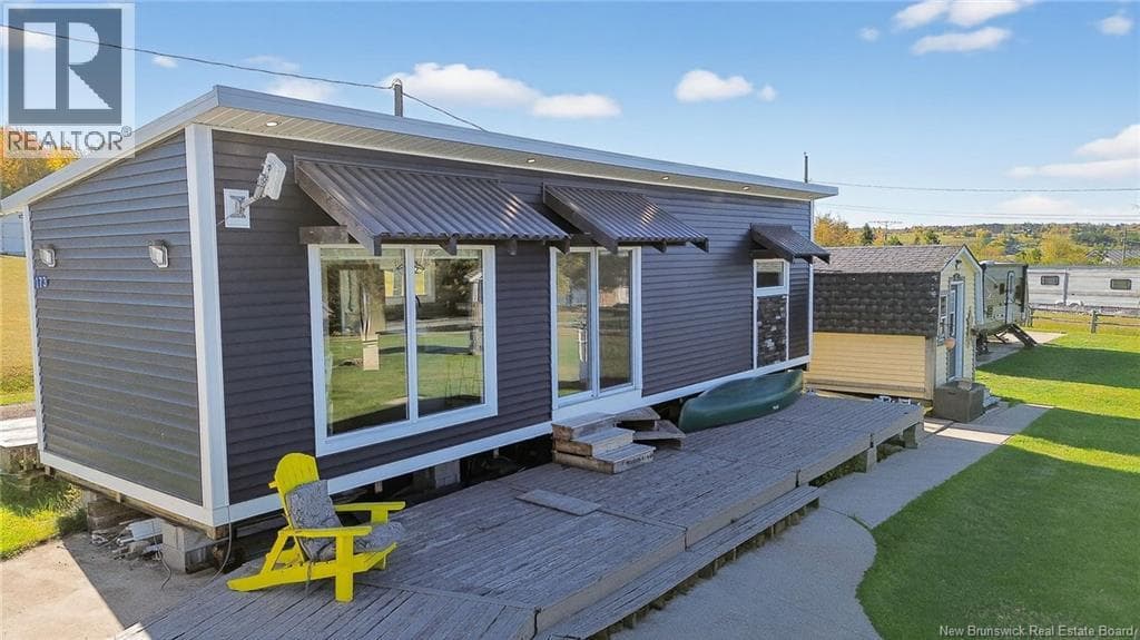 1 bed 1 bath single family at 173 Paradis — $324,900