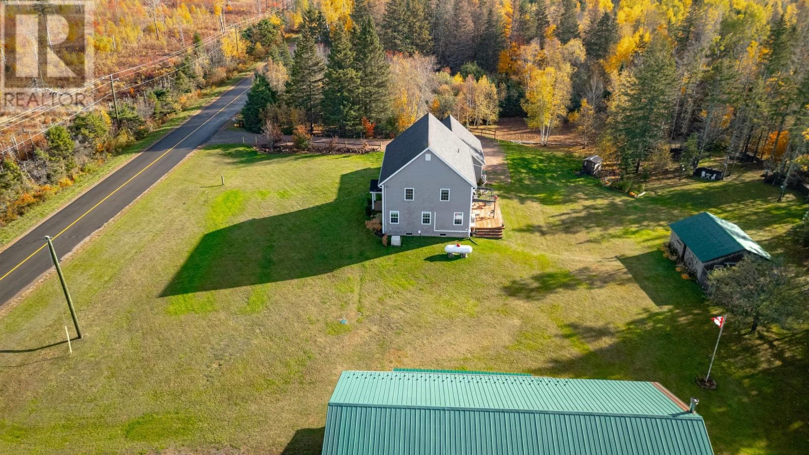 1071 Peters Road photo 3