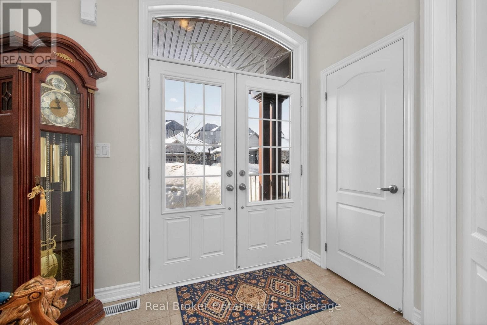 3135 EMPEROR DRIVE photo 3