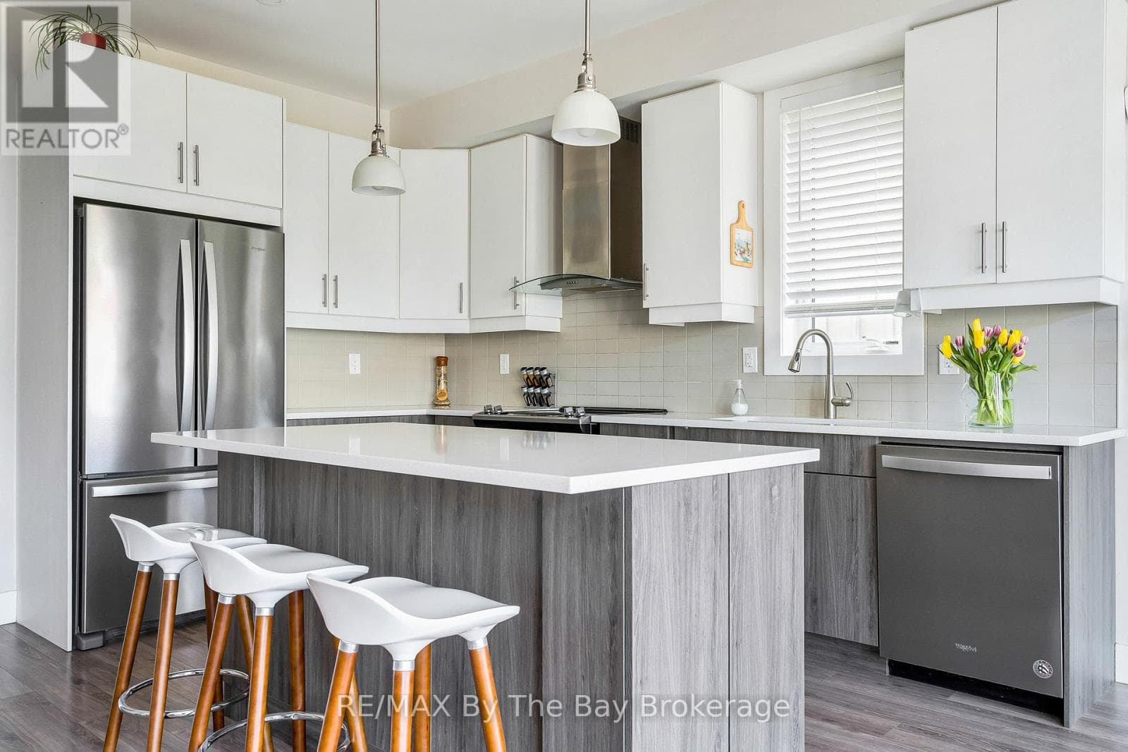112 SYCAMORE STREET photo 4