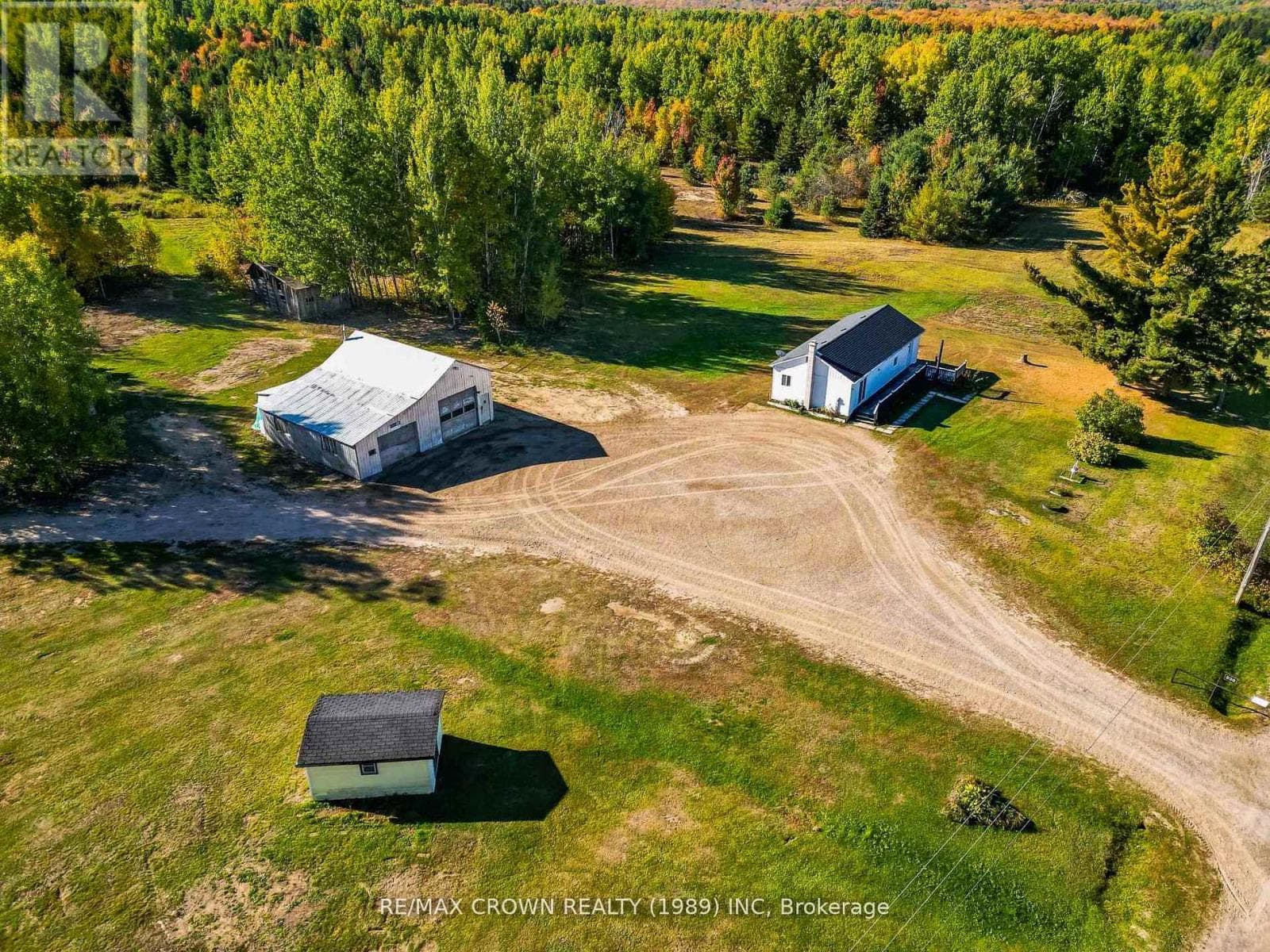 936 LAPLANTE ROAD photo 2