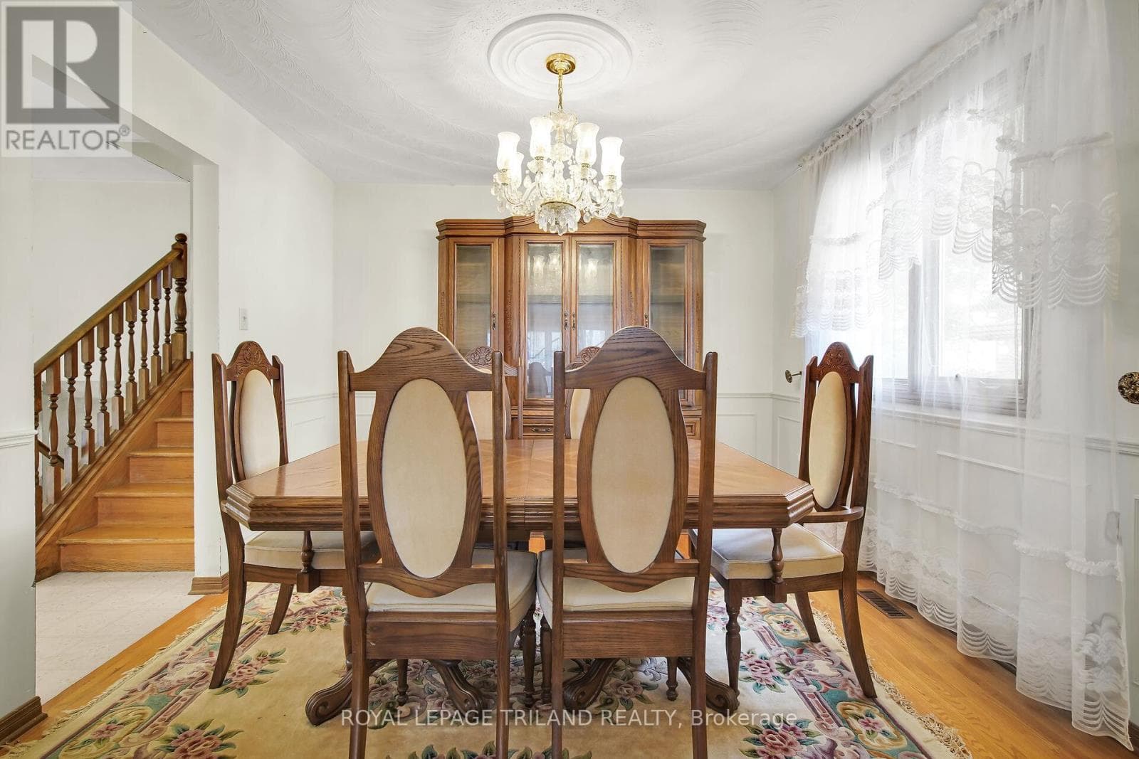 42 APPLEGREEN GROVE photo 5