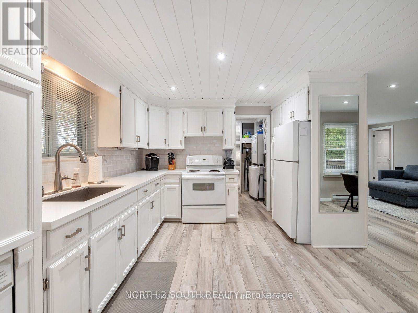 1273 MAPLE ROAD photo 5