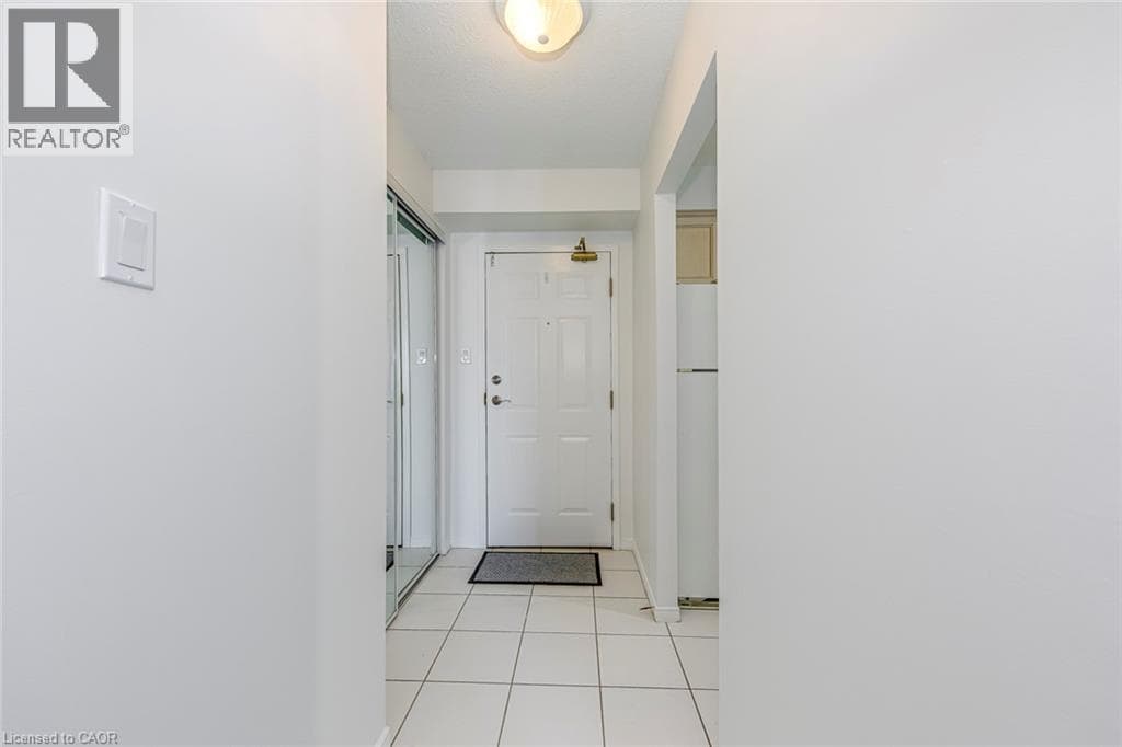 1270 MAPLE CROSSING Boulevard Unit# 1705 photo 5