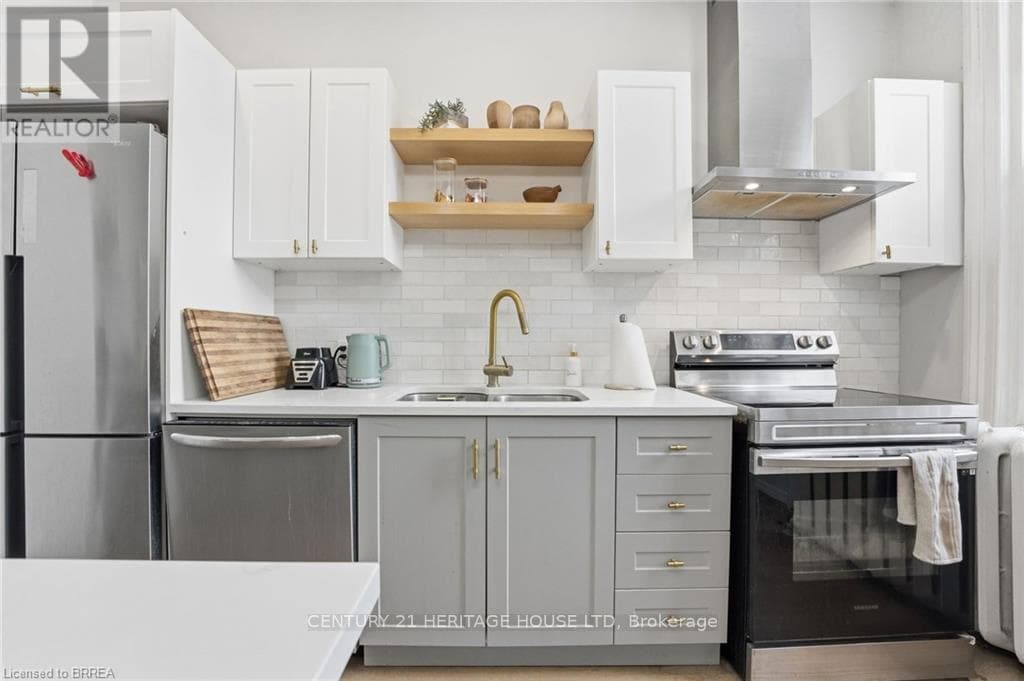 220 NELSON STREET photo 3