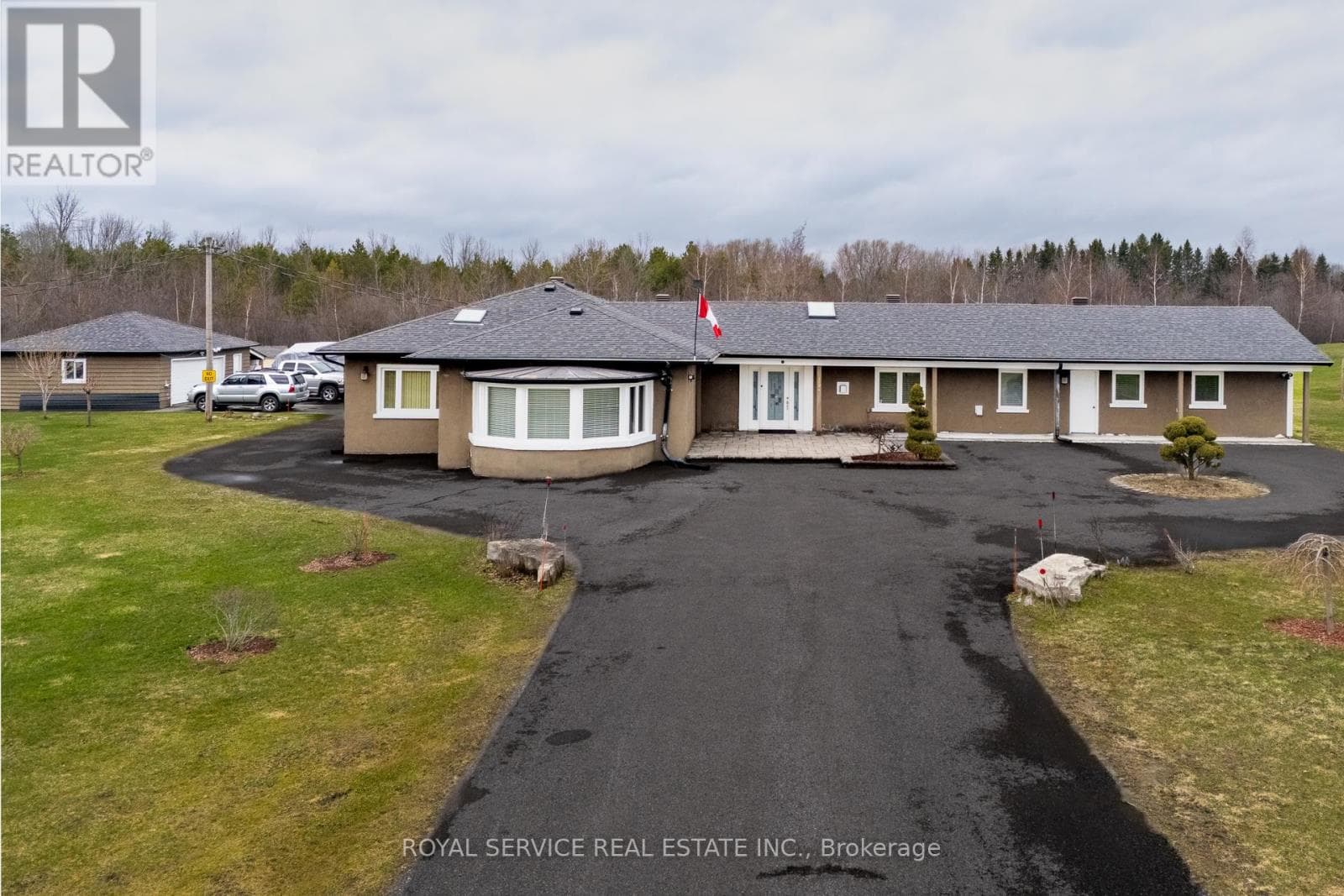 4496 COUNTY ROAD 2 photo 2