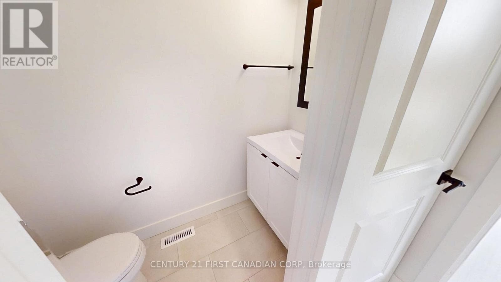 1225 TULLOCH AVENUE photo 3
