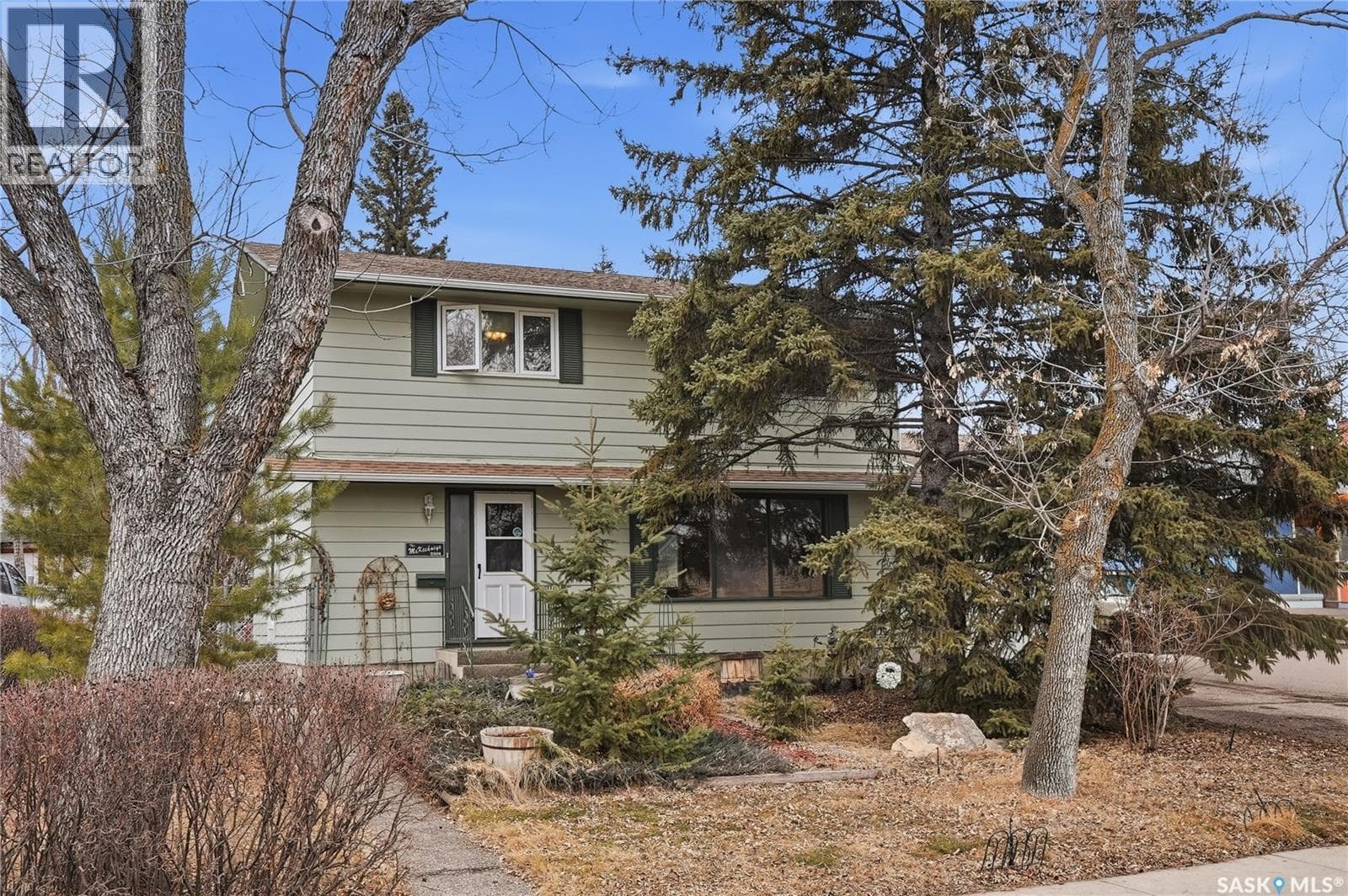 2338 Easthill