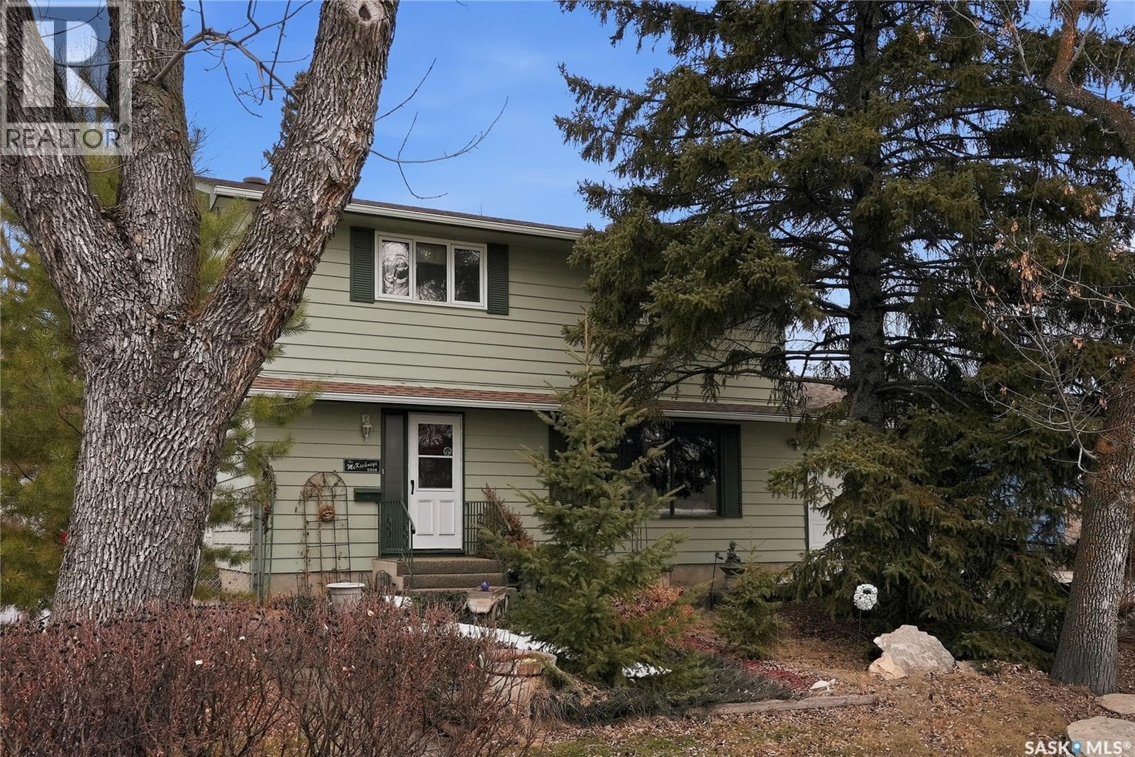 2338 Easthill — photo 2