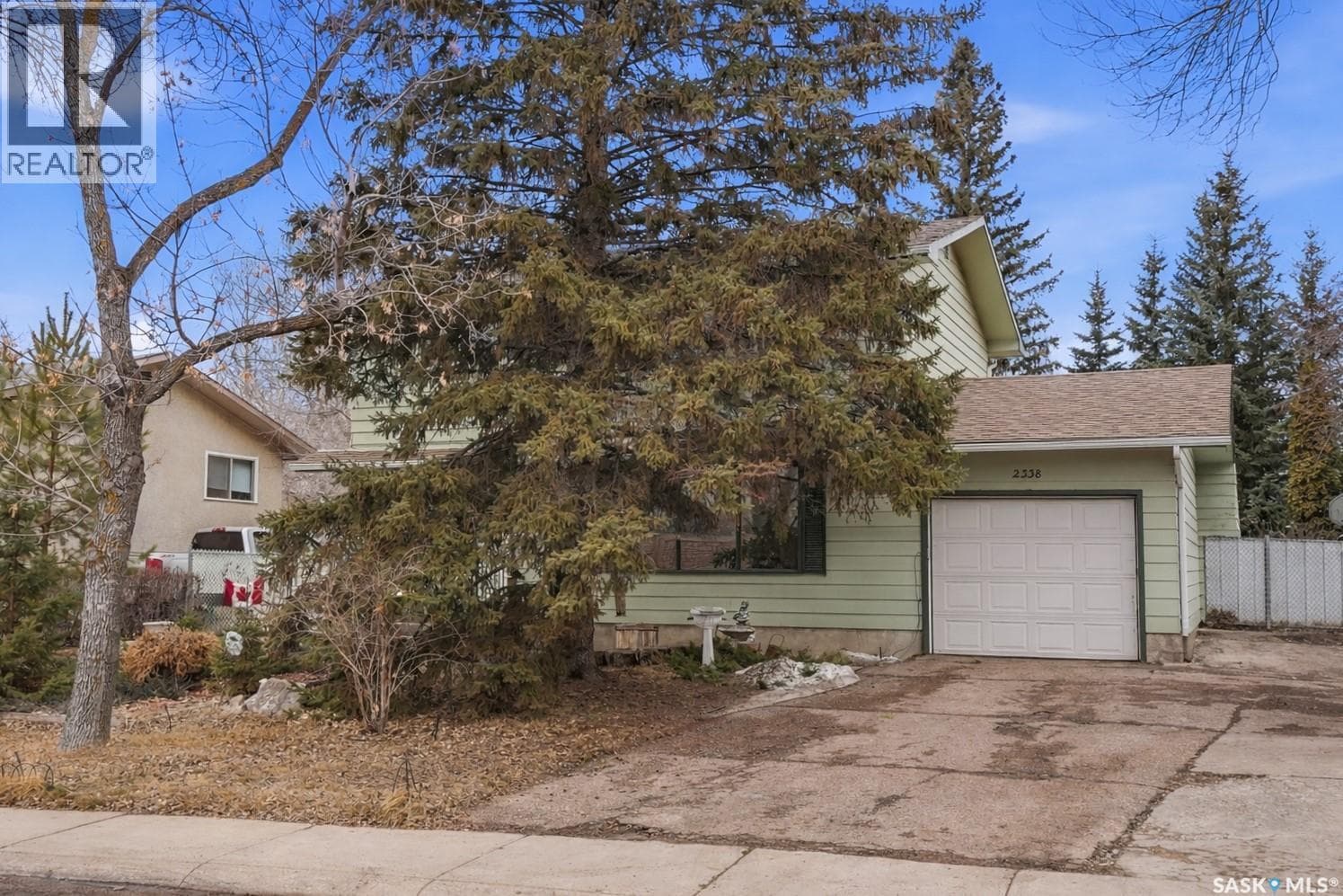 2338 Easthill — photo 3