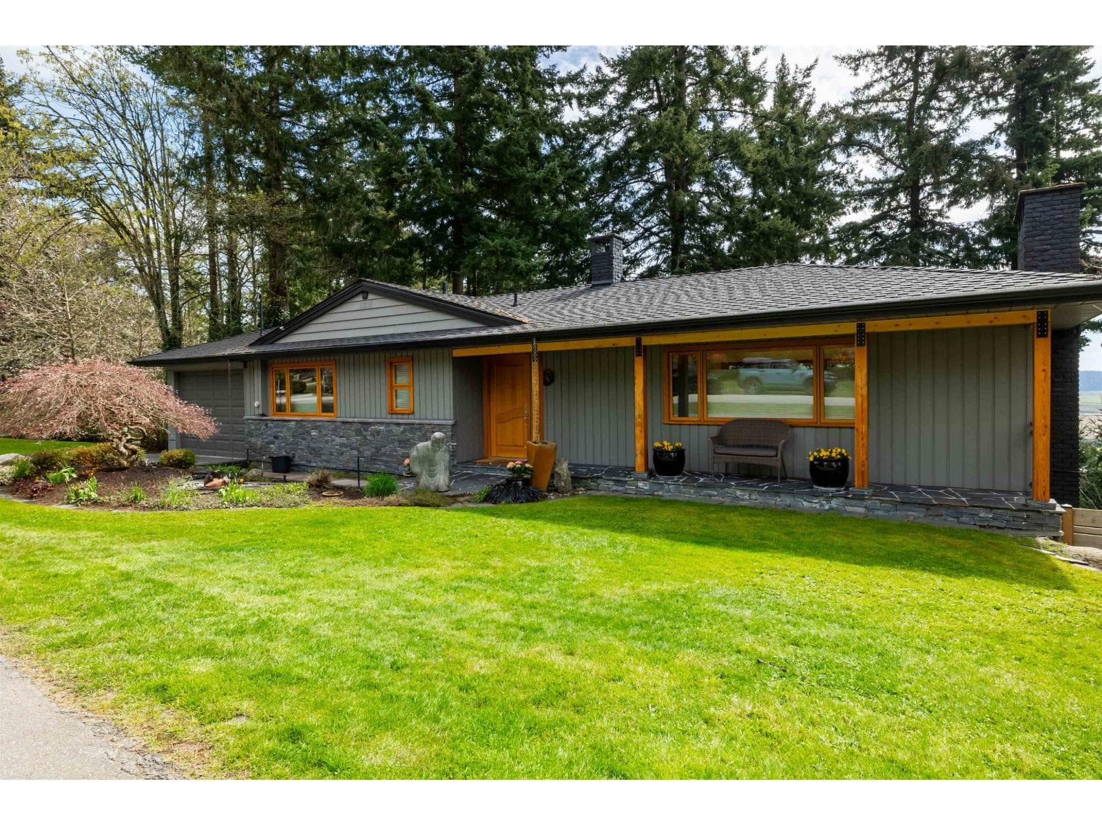 13464 56 AVENUE photo 2