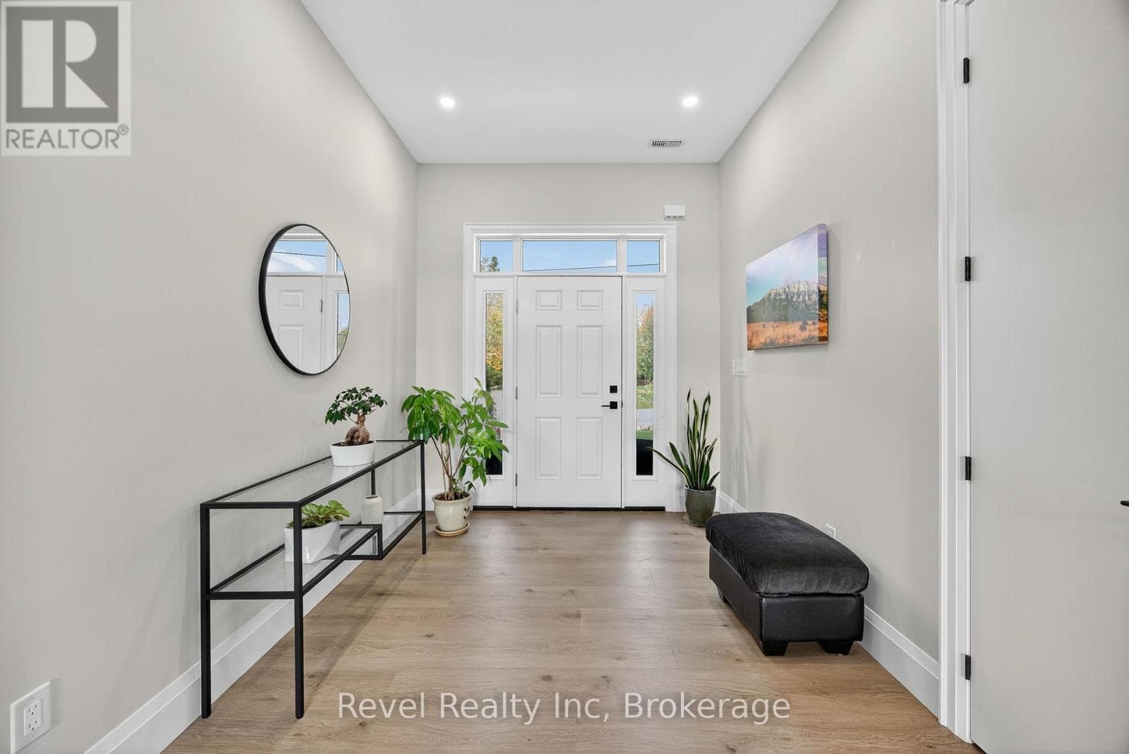2 SEGUIN CRESCENT photo 3