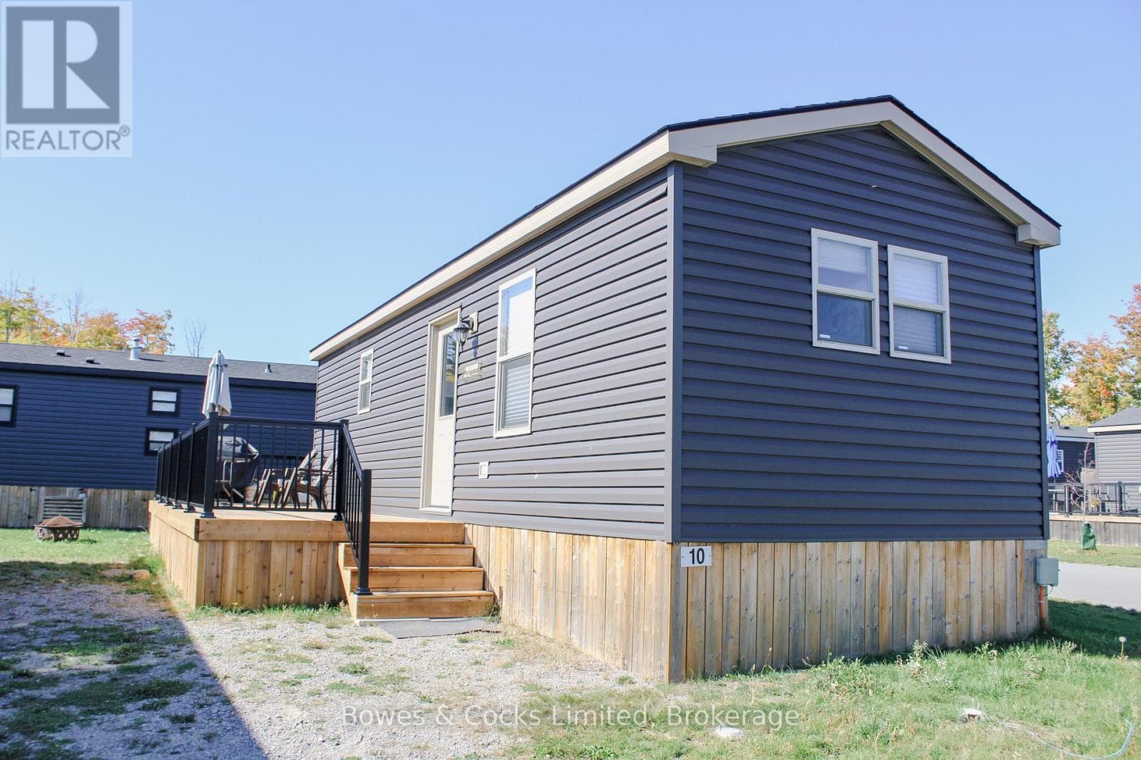 10 LAMBTON - 1235 VILLIERS LINE photo 2
