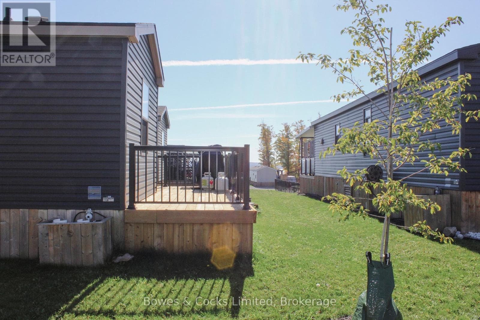 10 LAMBTON - 1235 VILLIERS LINE photo 3
