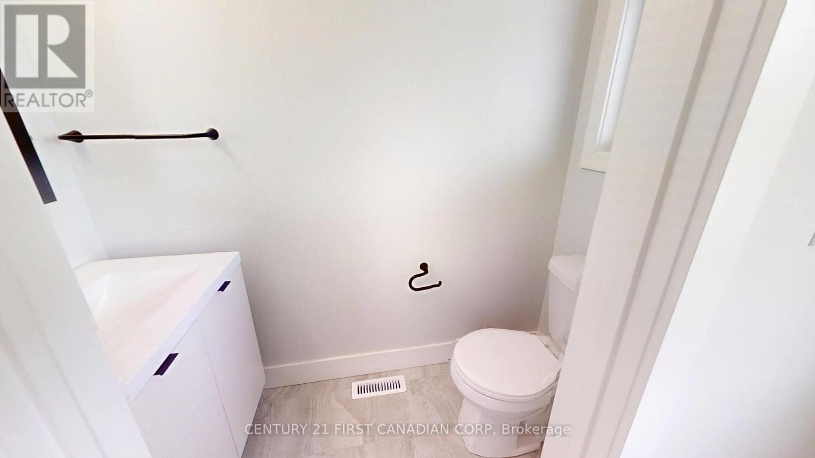 1221 TULLOCH AVENUE photo 3