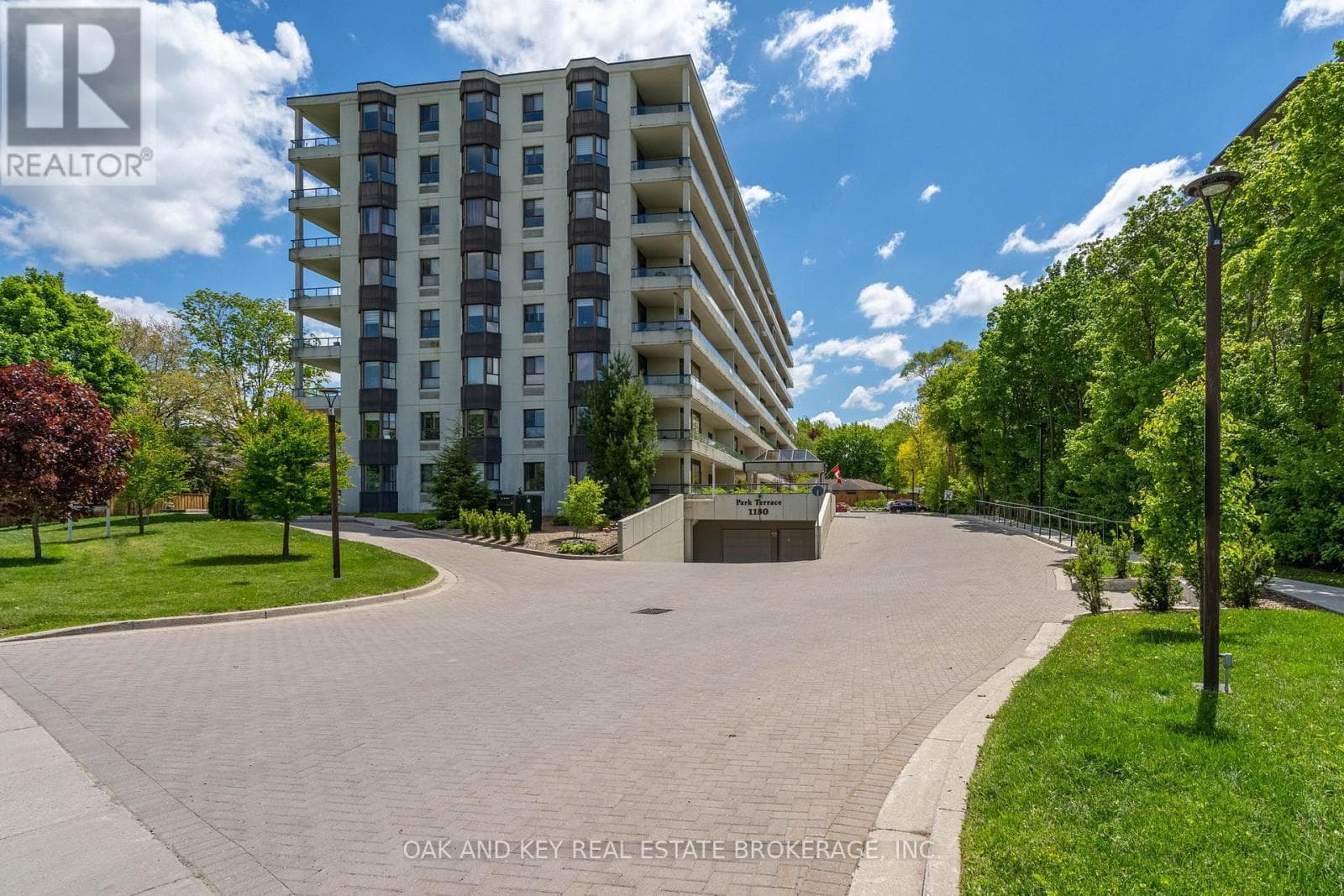 204 - 1180 COMMISSIONERS ROAD photo 2