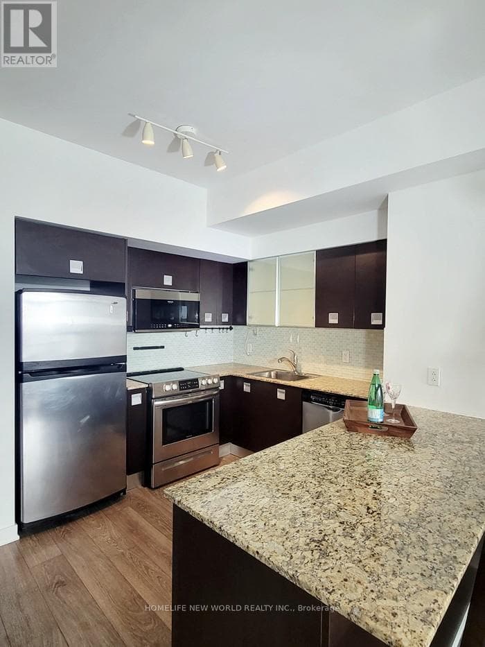 2706 - 33 CHARLES STREET E photo 4