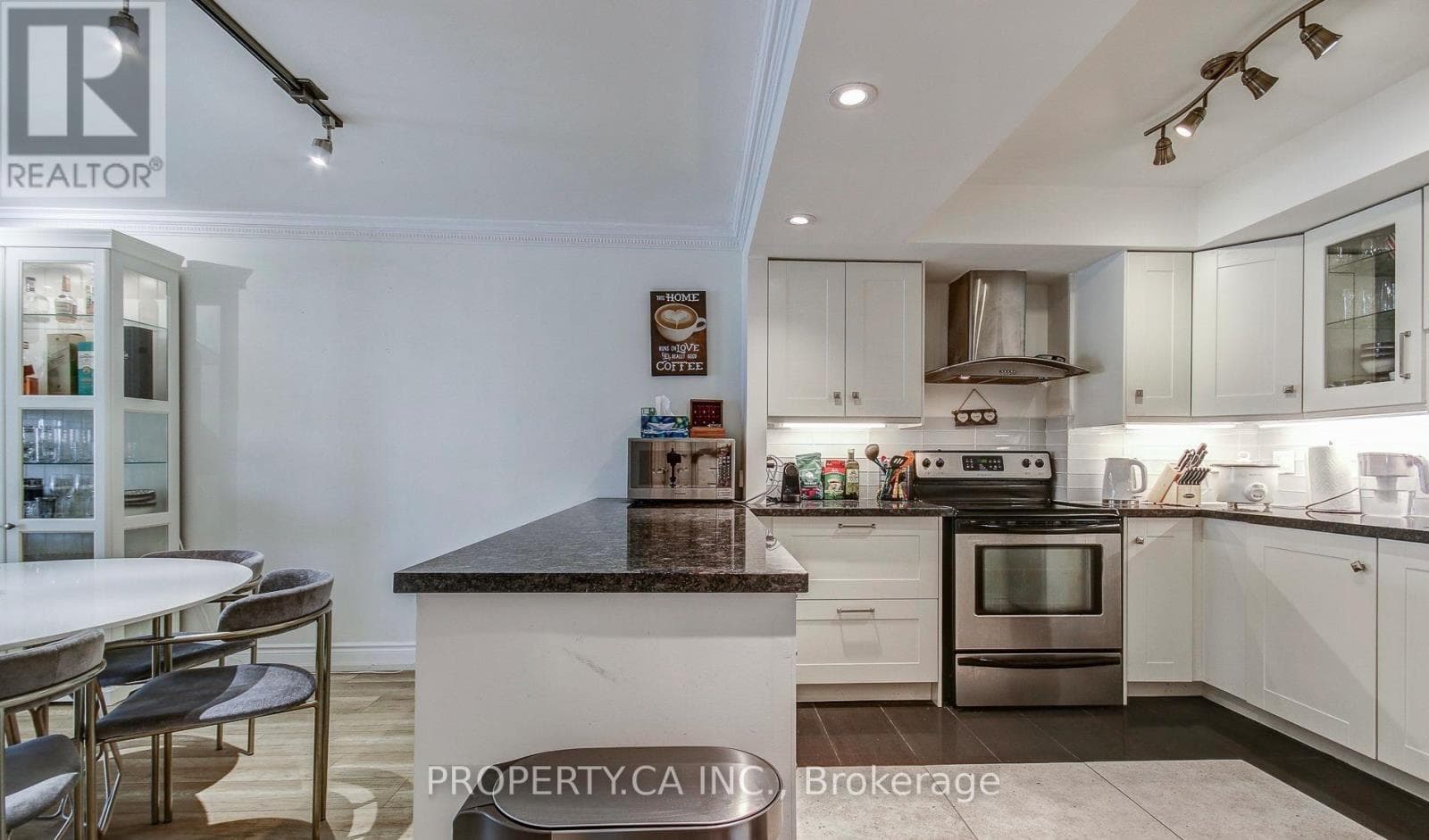 2 bed 2 bath single family at 1115 - 25 THE ESPLANADE — $819,999