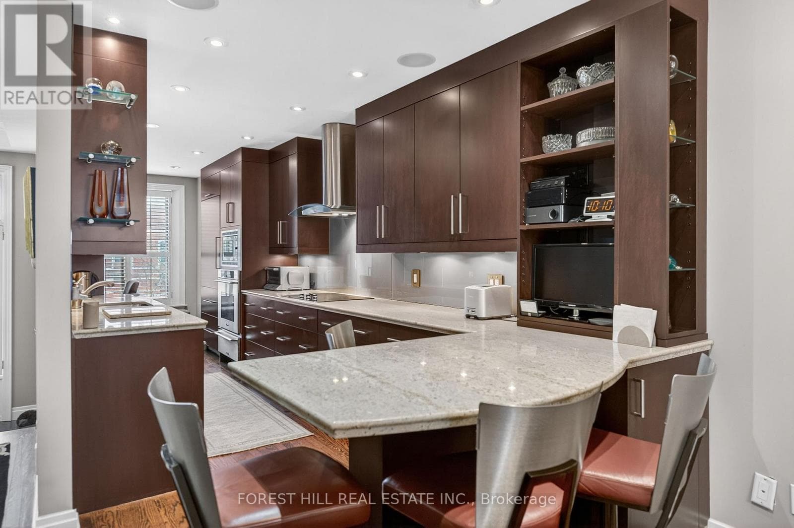 252 SPADINA ROAD photo 5
