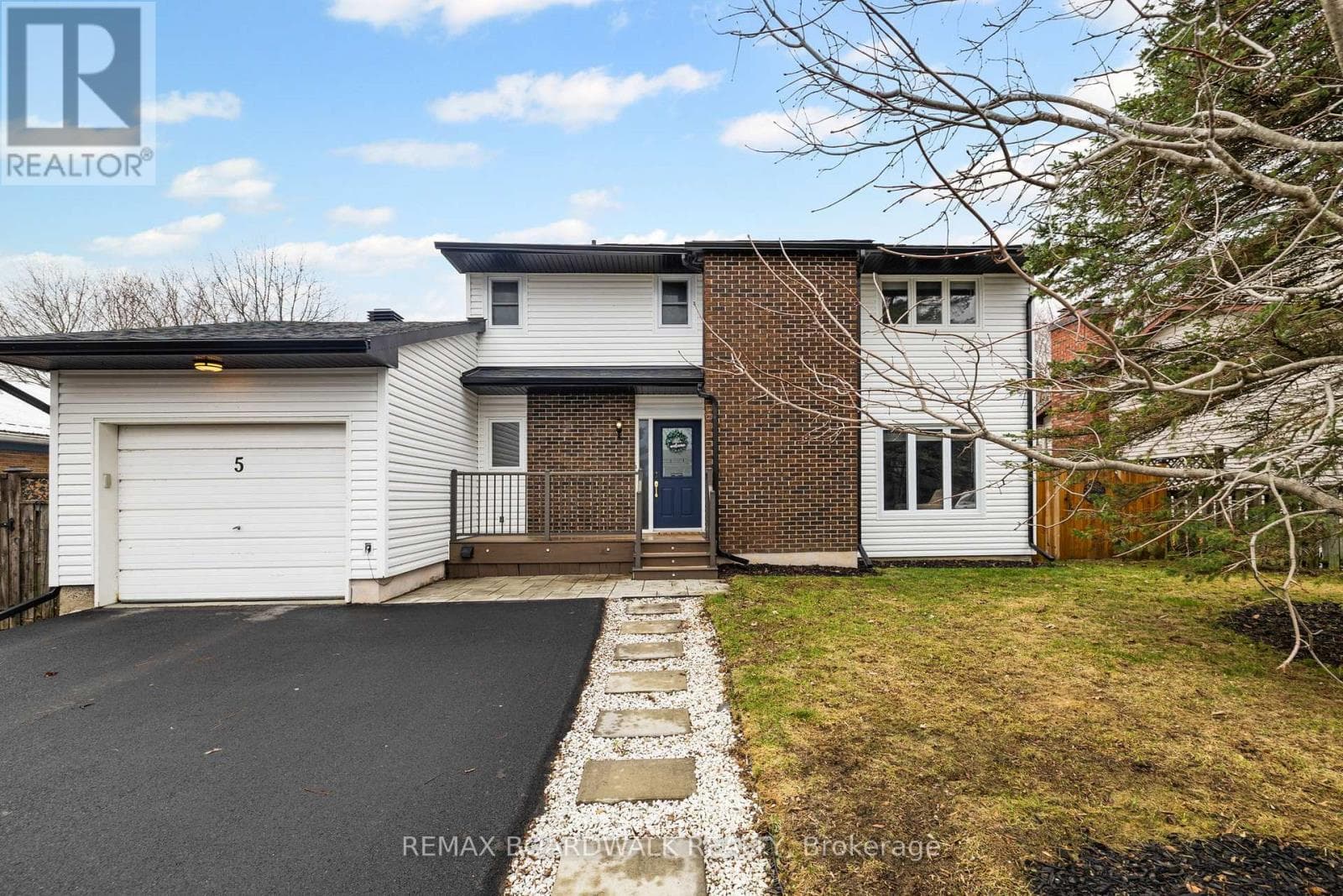 3 bed 3 bath single family at 5 CLAY STREET — $789,000