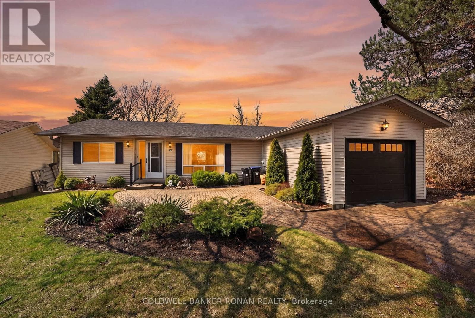2 bed 3 bath single family at 105 TECUMSETH PINES DRIVE — $489,000