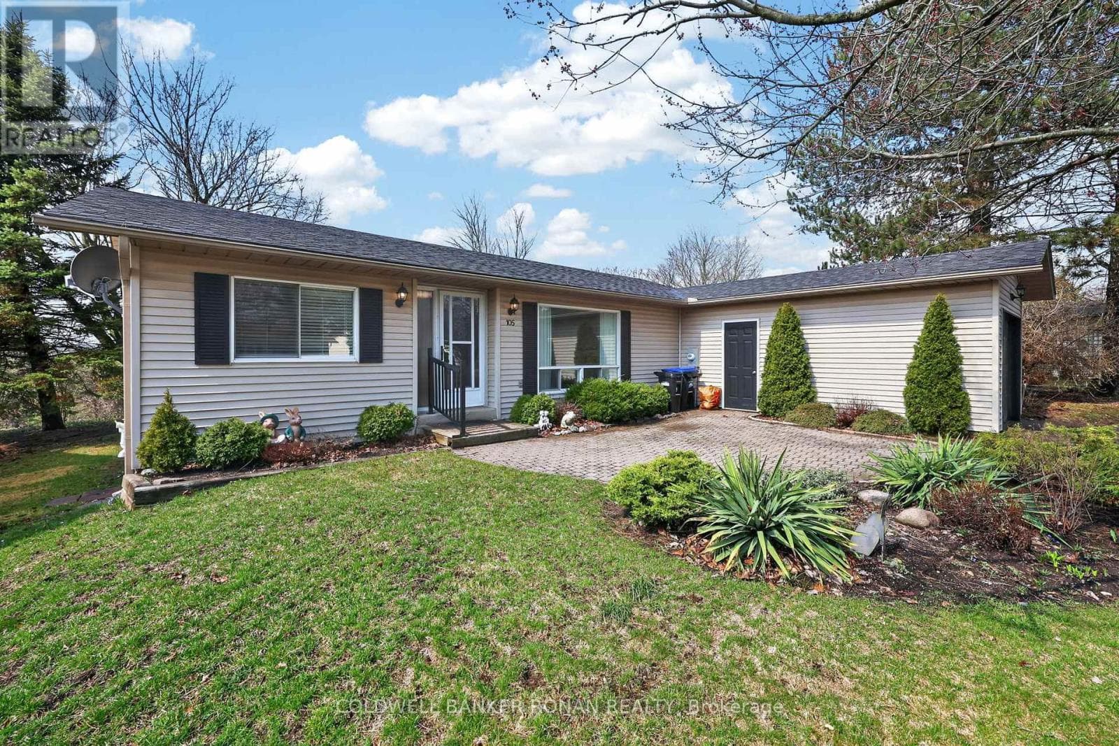 105 TECUMSETH PINES DRIVE photo 2