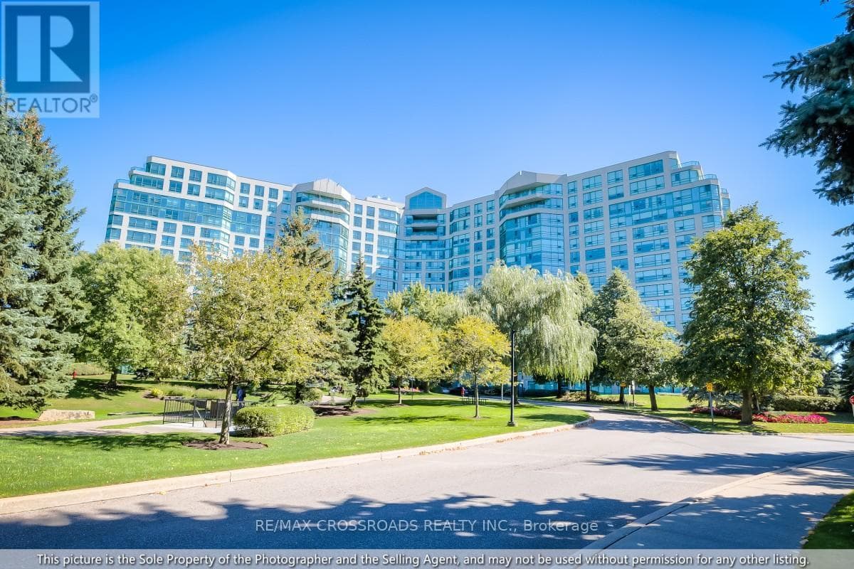 3 bed 2 bath single family at 304 - 7825 BAYVIEW AVENUE — $748,800