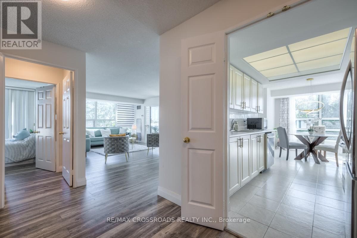304 - 7825 BAYVIEW AVENUE photo 4