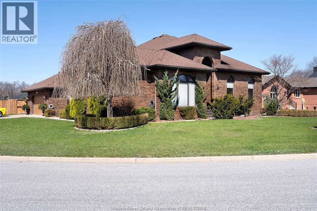 172 POINTE WEST DRIVE photo 2