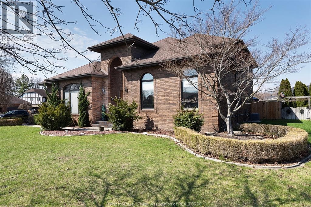 172 POINTE WEST DRIVE photo 4