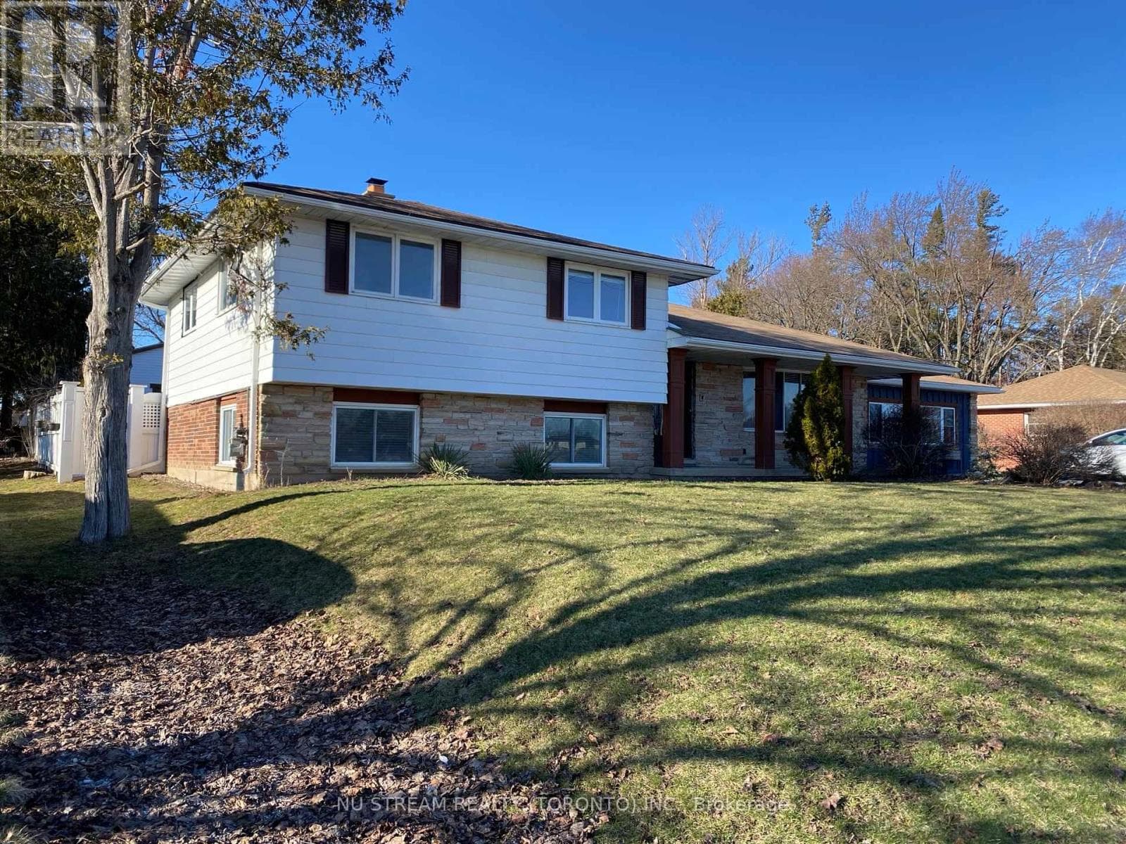 4 bed 3 bath single family at 552 BIG BAY POINT ROAD — $1,850,000