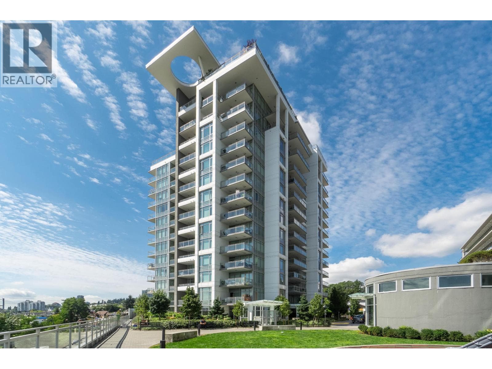 1 bed 1 bath single family at 708 200 NELSON'S CRESCENT — $529,000