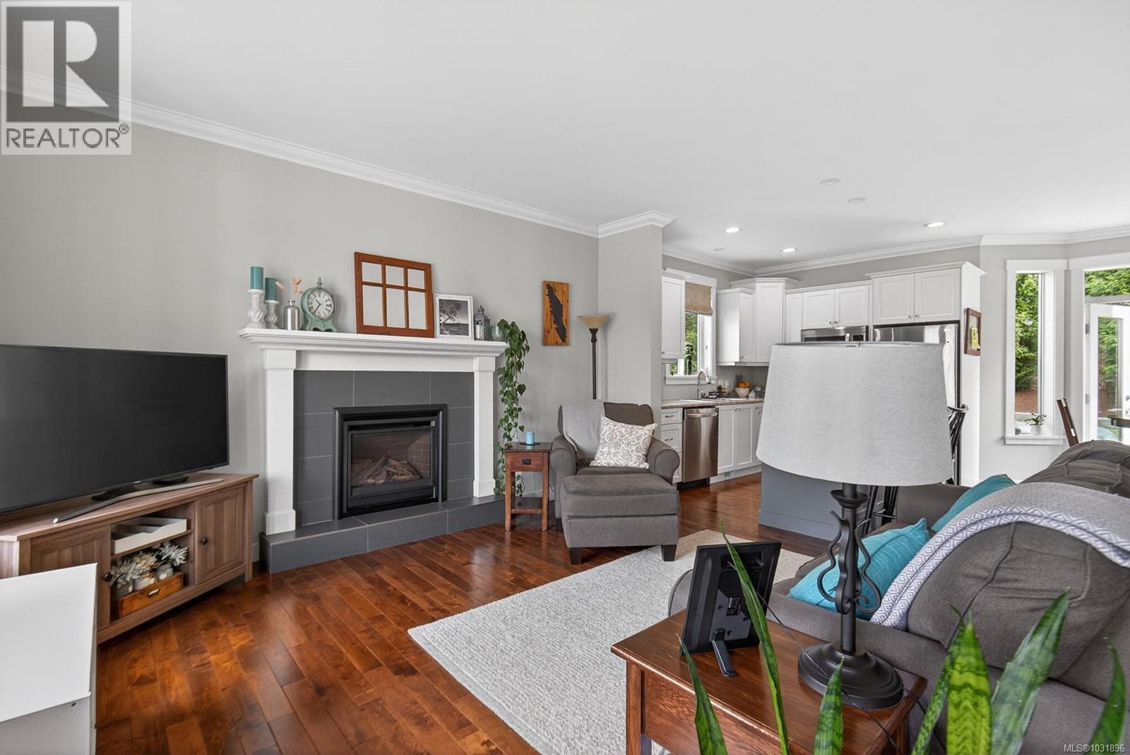 4665 Mallard Way photo 2