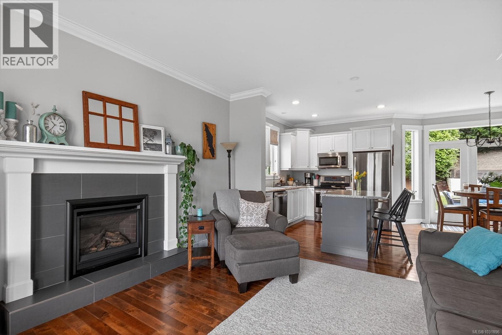 4665 Mallard Way photo 3